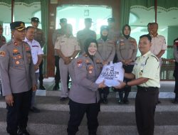 Polres Lampung Selatan Silaturahmi dan Berbagi di Rumah Retret Ngisonando Jelang Kenaikan Isa Almasih