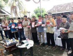 H. Aribun Sayunis Sosialisasikan PIPWK di Mekar Mulya