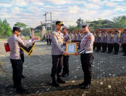 Sepuluh Personel Satlantas Polres Pringsewu Terima Penghargaan atas Dedikasi Pengamanan Arus Mudik dan Balik Idul Fitri 1446 H