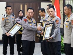 Kapolri Buka Rakernis Gabungan 4 Satker, Sekaligus Menyerahkan Penghargaan Kepada 13 Satker Peraih Nilai IKPA 100%