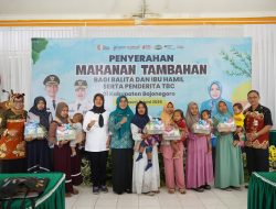 Bojonegoro Perkuat Gizi Balita, Ibu Hamil, dan Penderita TBC Melalui Penyerahan Makanan Tambahan
