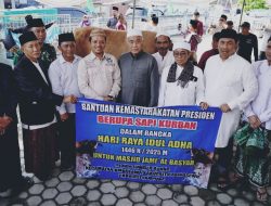 Bupati Pringsewu Imam Salat Ied & Juru Sembelih Hewan Qurban