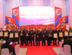 Hari Bhayangkara ke-79 : Kapolda Lampung Berikan Penghargaan Kepada Personel Berprestasi dan Mitra Media