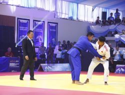 Kapolri Jadi Wasit di Kejuaraan Judo Kapolri Cup 2025