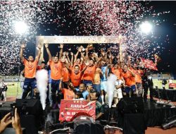 Bupati Setyo Wahono Hadiri Pertandingan PKDI Bojonegoro VS Malang di Stasion Joko Samudro Gresik