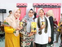 Wabup Dan Cantika Wahono Resmi Membuka Bimbingan Teknis 6 SPM Posyandu di Bojonegoro