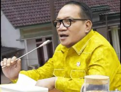 Anggota DPR RI Aprozi Alam Turun Langsung Bawa Bantuan untuk Korban Banjir Bandang Suoh