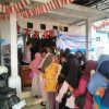 Ratusan Emak-emak Serbu Beras Murah di Pekon Fajar Mulya