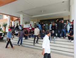 Wartawan Geruduk Kantor Bupati Tanggamus, Soroti Ketidakjelasan Kerja Sama Media