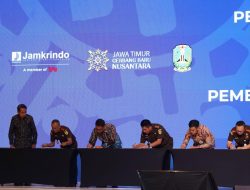 Bupati Bojonegoro,  Menandatangani Nota Kesepakatan Restorative Justice Antara Kejari Se-Jawa Timur Dengan Pemerintah Kabupaten/Kota Se-Jawa Timur.
