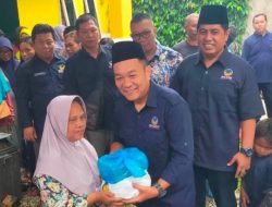 Jelang Puncak HUT Nasdem ke-14, Suhadirin Berbagi Sembako dan Beasiswa ke Warga