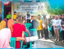 Ketua Komisi III DPRD Lamsel Yuti Rama Yanti Sosialisasikan Ideologi Pancasila di Desa Pulau Jaya