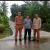 Anggota DPRD Lamsel dari Fraksi PKB, Abdullah Sutaji, Realisasikan Aspirasi Warga Bangun Jalan di Sidorejo