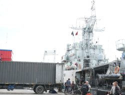 TNI AL Kerahkan KRI Kirim Bantuan Kemanusiaan Skala Besar ke Aceh, Sumatera Utara, dan Sumatera Barat