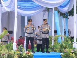 Diiringi Rintik Hujan, Irjen Helmy Santika Serahkan Pataka Polda Lampung “Wira Bhakti Ruwa Jurai”