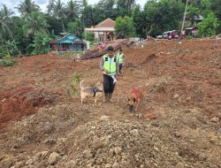 Polri Kerahkan Anjing Pelacak dalam Pencarian Korban Longsor Cilacap