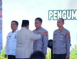 Presiden Prabowo Anugerahkan Satyalancana Wira Karya kepada Kapolres Lampung Selatan