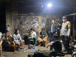 Patroli Malam Humanis, Polisi Sambangi Bengkel Warga Pagelaran