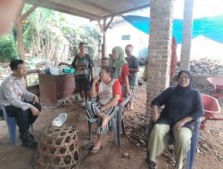 Sambangi Ibu-Ibu di Waringinsari Barat, Bhabinkamtibmas Sukoharjo Ajak Waspadai Kekerasan Seksual pada Anak