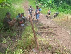 Minimnya Infrastruktur di Sinarjawa, Saat Gotong Royong Warga Sindir Wakil Rakyat Dapil IV