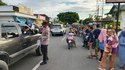 Polsek Palas Kembali Gelar Jumat Berbagi Takjil untuk Pengguna Jalan