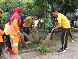 Ratusan Personel Gabungan Bersih-bersih Rest Area Wates Pringsewu, Kapolres-Bupati Turun Langsung