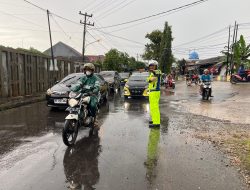 Hujan Deras, Sejumlah Titik Jalinbar Pringsewu Tergenang, Polisi Alihkan Arus ke Jalur Alternatif