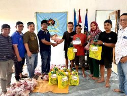 Sambut Lebaran, PWI Pringsewu Bagikan Daging & Bingkisan