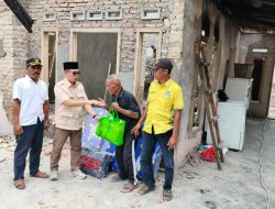 Masyarakat Apresiasi Al-Akhran Fraksi Golkar Tinjau Korban Kebakaran di Palas, Serahkan Bantuan