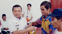 Bupati Pringsewu Seragkan Bantuan Pangan Kepada Masyarakat Pekon Rejosari