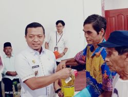 Bupati Pringsewu Seragkan Bantuan Pangan Kepada Masyarakat Pekon Rejosari