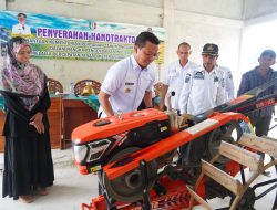 Dukung Swasembada Pangan, Bupati Pringsewu Serahkan Bantuan Alsintan