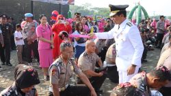 Momen Hari Bhayangkara, 42 Personel Polres Pringsewu Naik Pangkat, Keluarga Ikut Sematkan Tanda Pangkat