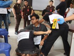 Terungkap! Rekonstruksi 22 Adegan Bongkar Kronologi Penusukan Dua Pengunjung Biliar di Pringsewu
