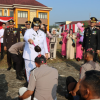 Momen Hari Bhayangkara, 42 Personel Polres Pringsewu Naik Pangkat, Keluarga Ikut Sematkan Tanda Pangkat