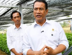 Mentan Amran Turun Langsung ke Lampung Tengah, Salurkan Bantuan Pangan untuk Warga Lampung