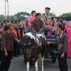 Suasana Haru Iringi Pelepasan AKBP M Yunnus Saputra, Tinggalkan Mapolres Pringsewu Naik Kereta Kuda