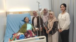 HUT ke-80 Jalasenastri, Ketua Cabang Lampung Bersama Danlanal Besuk Istri Prajurit yang Berjuang Melawan Kanker
