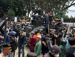 Gelar Aksi Unjuk Rasa, Dewan Rakyat Lampung Sampaikan Tiga Tuntutan