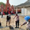 Dari Rumah Ibadah hingga Sekolah, Polisi Bantu Pringsewu Bangkit dari Dampak Abu Vulkanik