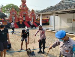 Dari Rumah Ibadah hingga Sekolah, Polisi Bantu Pringsewu Bangkit dari Dampak Abu Vulkanik