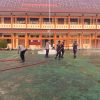 Tak Sekali, Polisi dan Damkar Terus Bersihkan Abu Vulkanik Anak Krakatau di Pringsewu