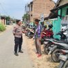 Cegah Curanmor, Brigpol Reo Purba Sisir Lokasi Ramai dan Sambangi Warga Pringsewu Timur